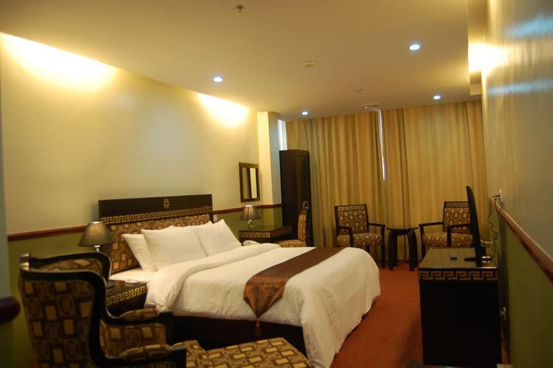 โอโย 838 มะนิลา คราวน์ พาเลซ โฮเทล  Hotel ภายนอก รูปภาพ