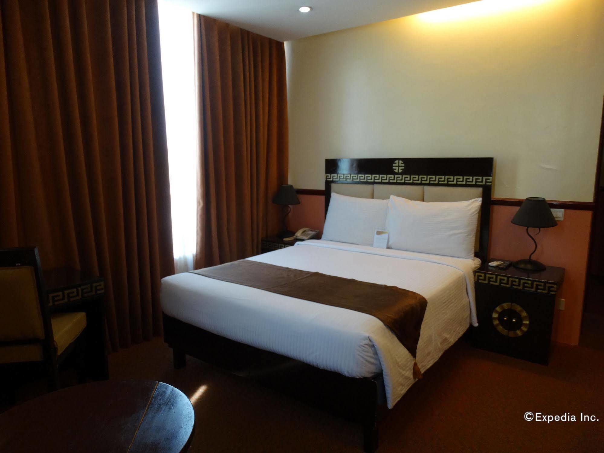 โอโย 838 มะนิลา คราวน์ พาเลซ โฮเทล  Hotel ภายนอก รูปภาพ