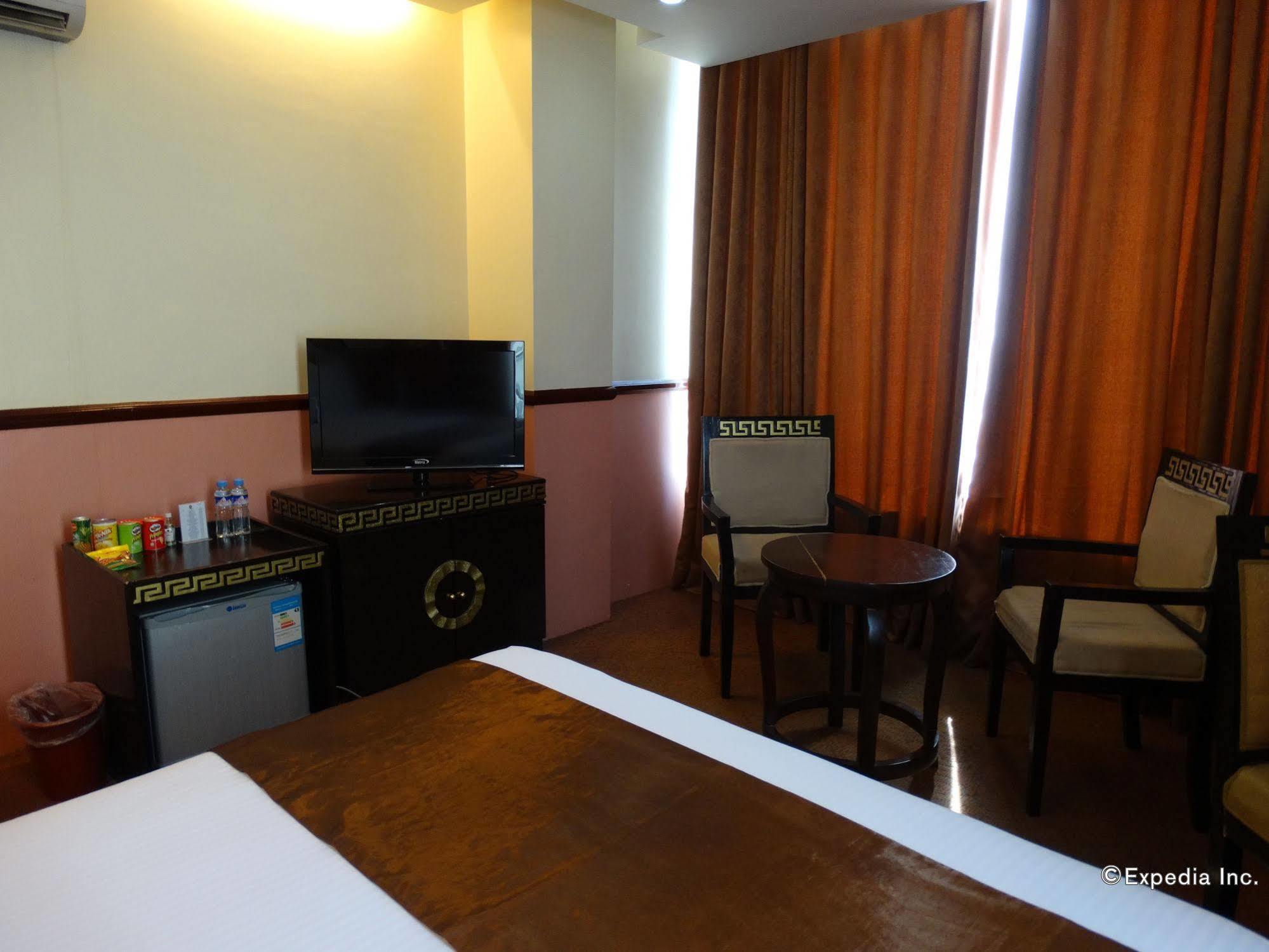 โอโย 838 มะนิลา คราวน์ พาเลซ โฮเทล  Hotel ภายนอก รูปภาพ