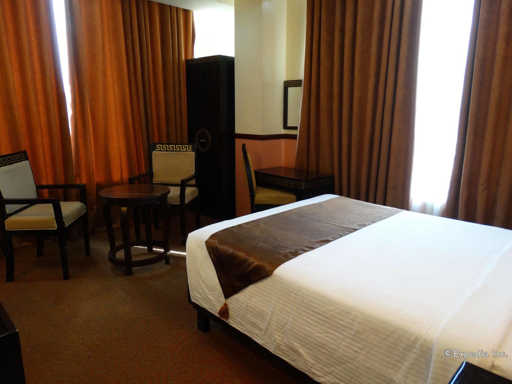 โอโย 838 มะนิลา คราวน์ พาเลซ โฮเทล  Hotel ภายนอก รูปภาพ