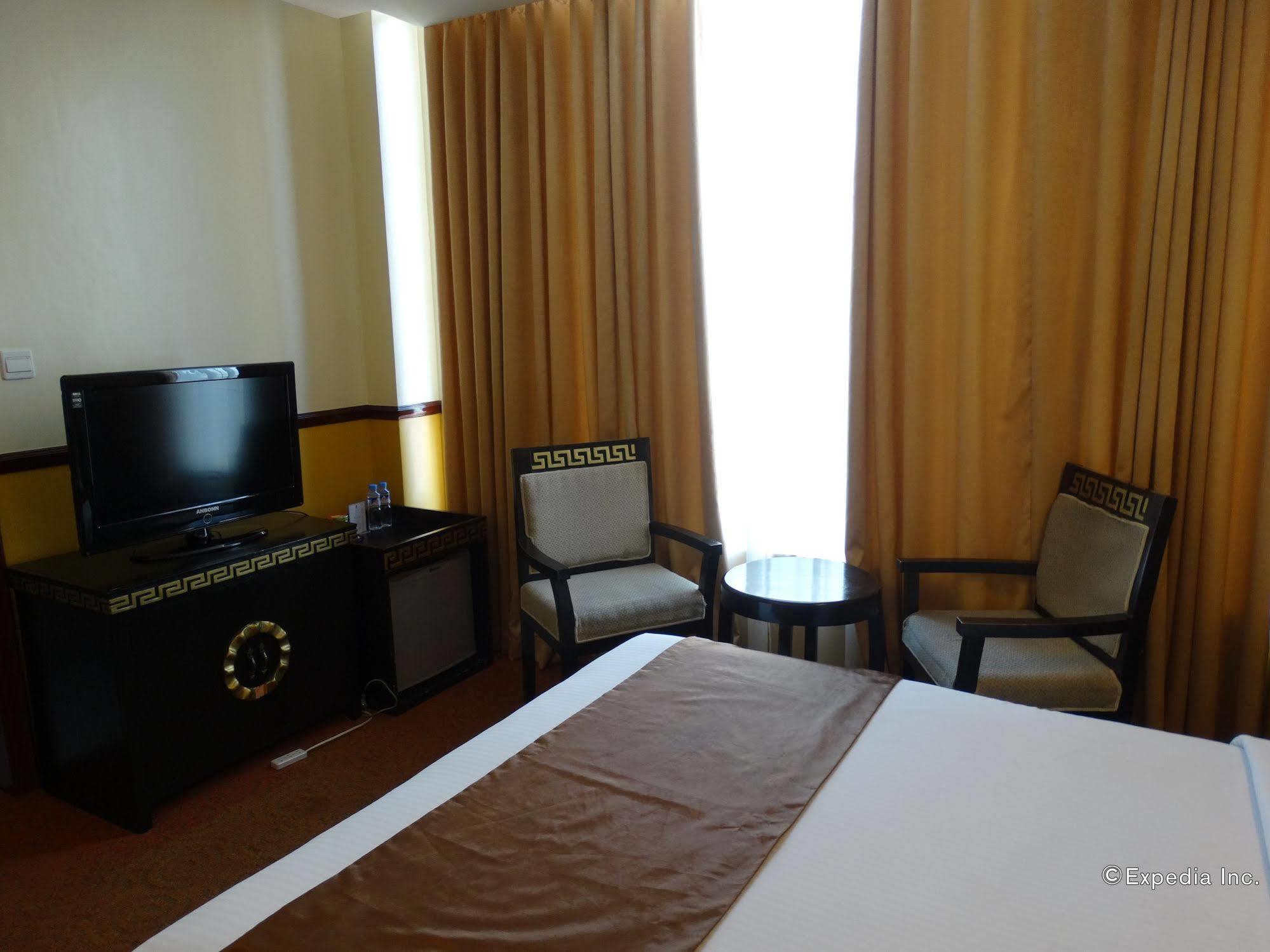 โอโย 838 มะนิลา คราวน์ พาเลซ โฮเทล  Hotel ภายนอก รูปภาพ