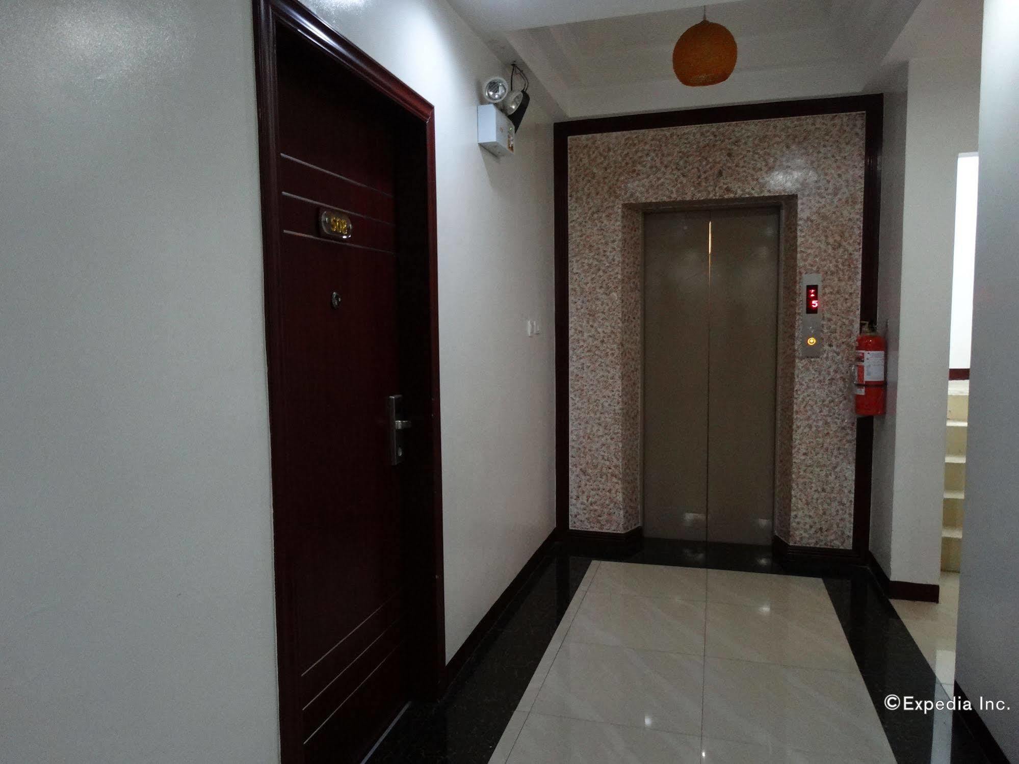 โอโย 838 มะนิลา คราวน์ พาเลซ โฮเทล  Hotel ภายนอก รูปภาพ