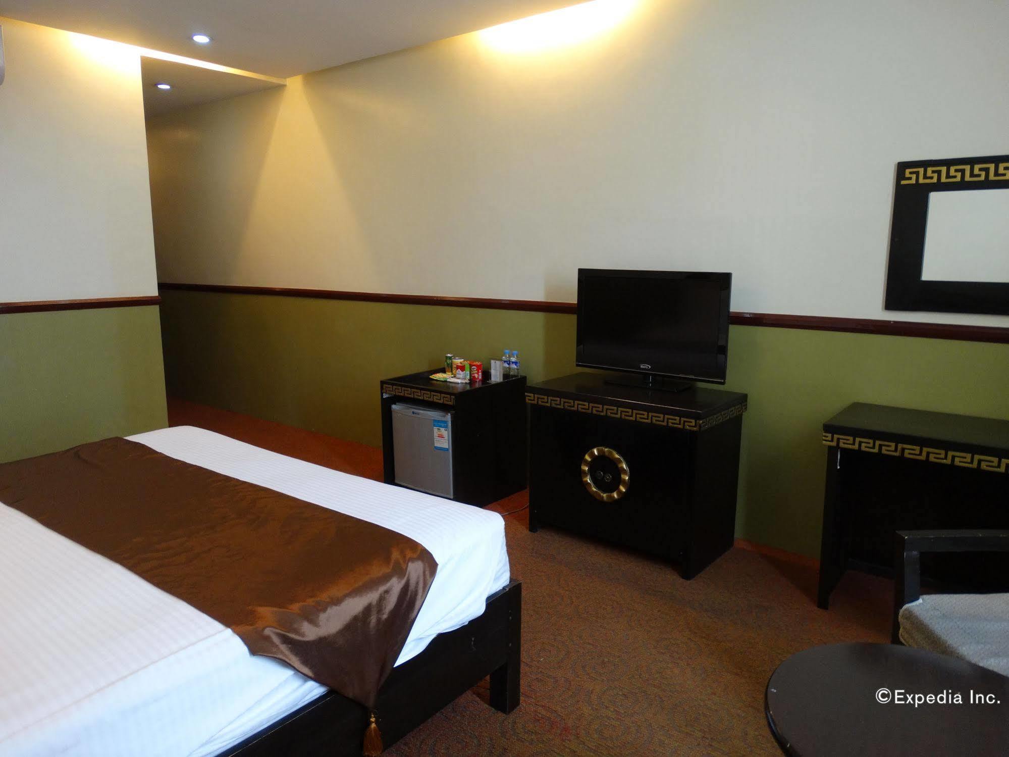โอโย 838 มะนิลา คราวน์ พาเลซ โฮเทล  Hotel ภายนอก รูปภาพ